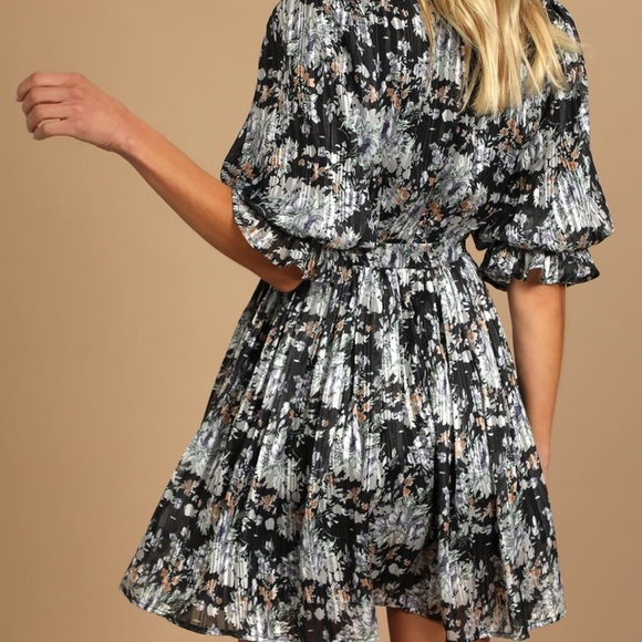 NWT Lulu's Black Floral Print Skater Mini Dress Sz XL Party Wedding  Metallic - Picture 3 of 11